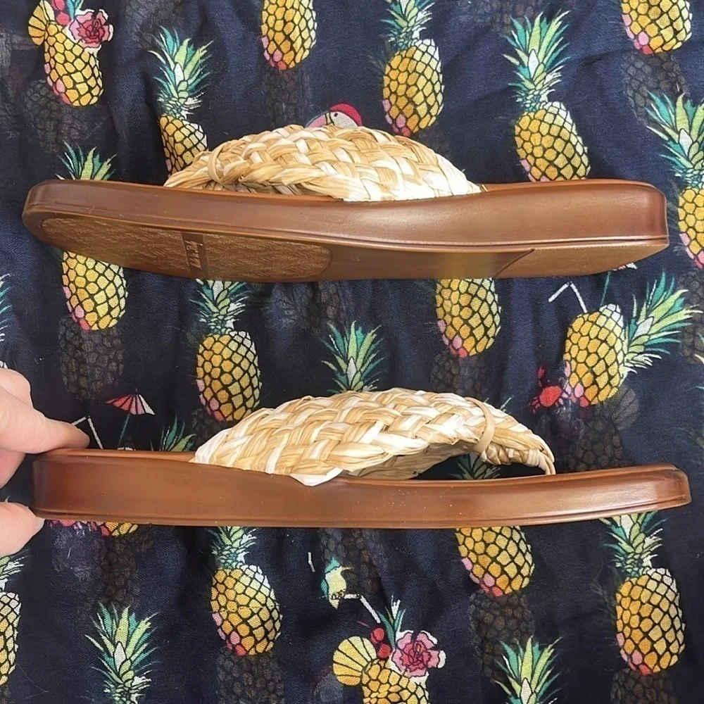 Brand New Italian Shoemakers Natural Braided Straw Thong Sandals Made In Italy